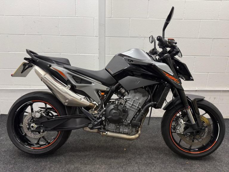 KTM 790 DUKE ABS ** Tech Pack - 12 Months MOT - All Keys and Books **