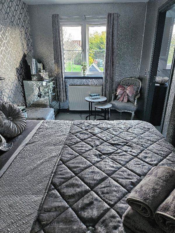 Ensuite room for rent