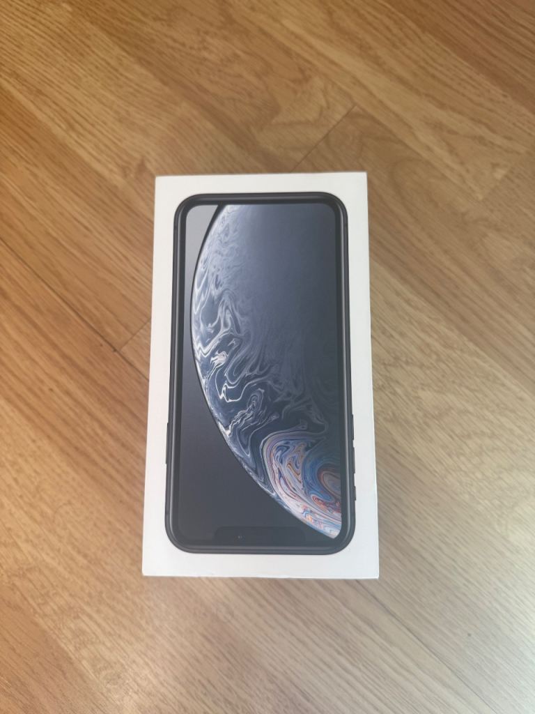 VGC GENUINE APPLE IPHONE XR 64GB + x2 CASETIFY CASES AND APPLE ACCESSORIES