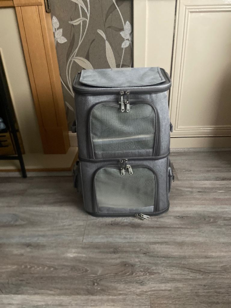 Meglob double compartment pet carrier backpack 