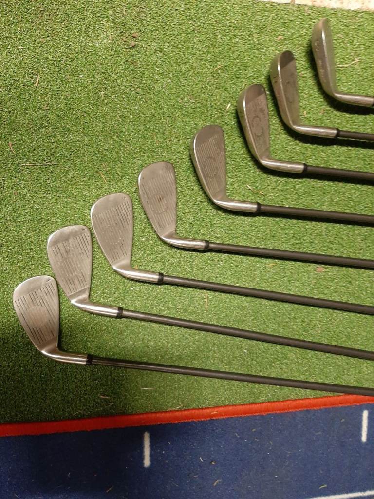 Set of golf irons