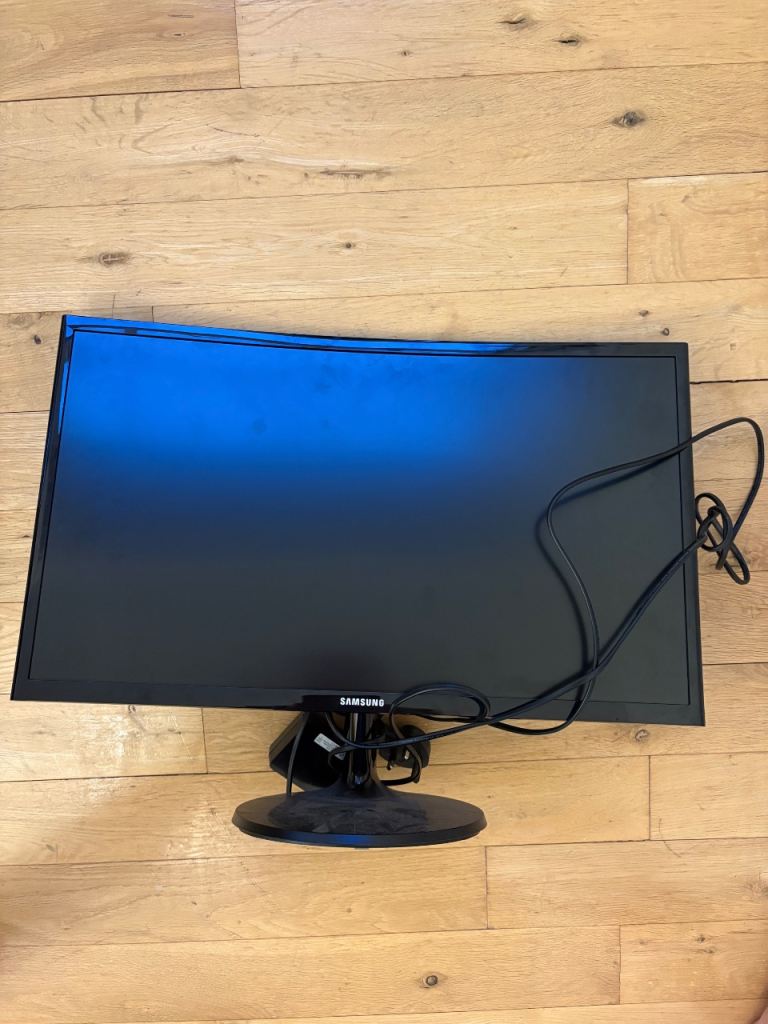 Samsung C24F390FHU 24-inch Curved Monitor – Good Condition