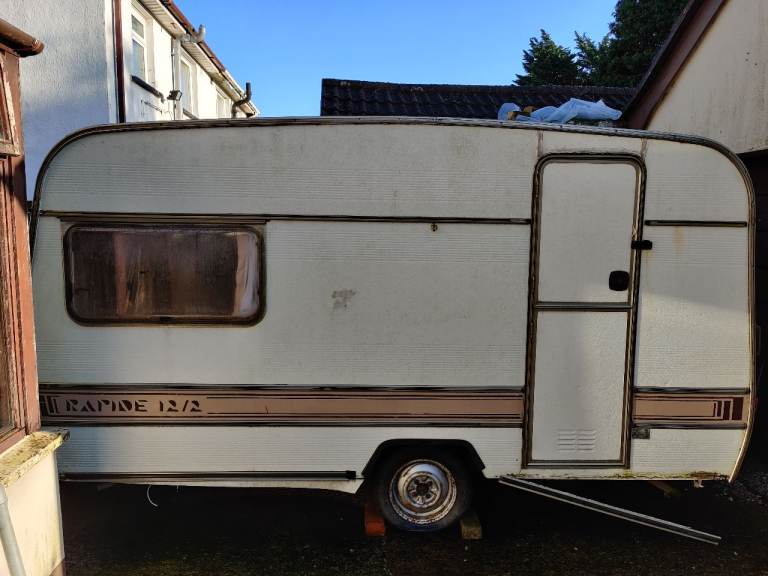 SWIFT RAPIDE 12/2 CARAVAN from the early ’90s FOR SALE