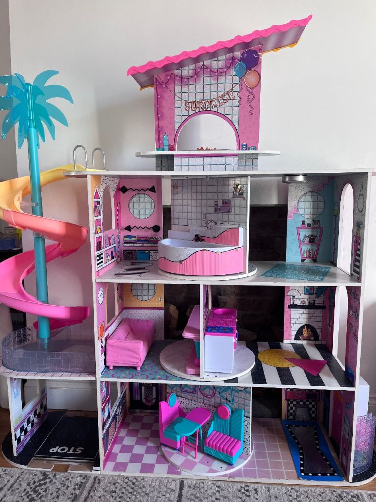 LOL dolls house