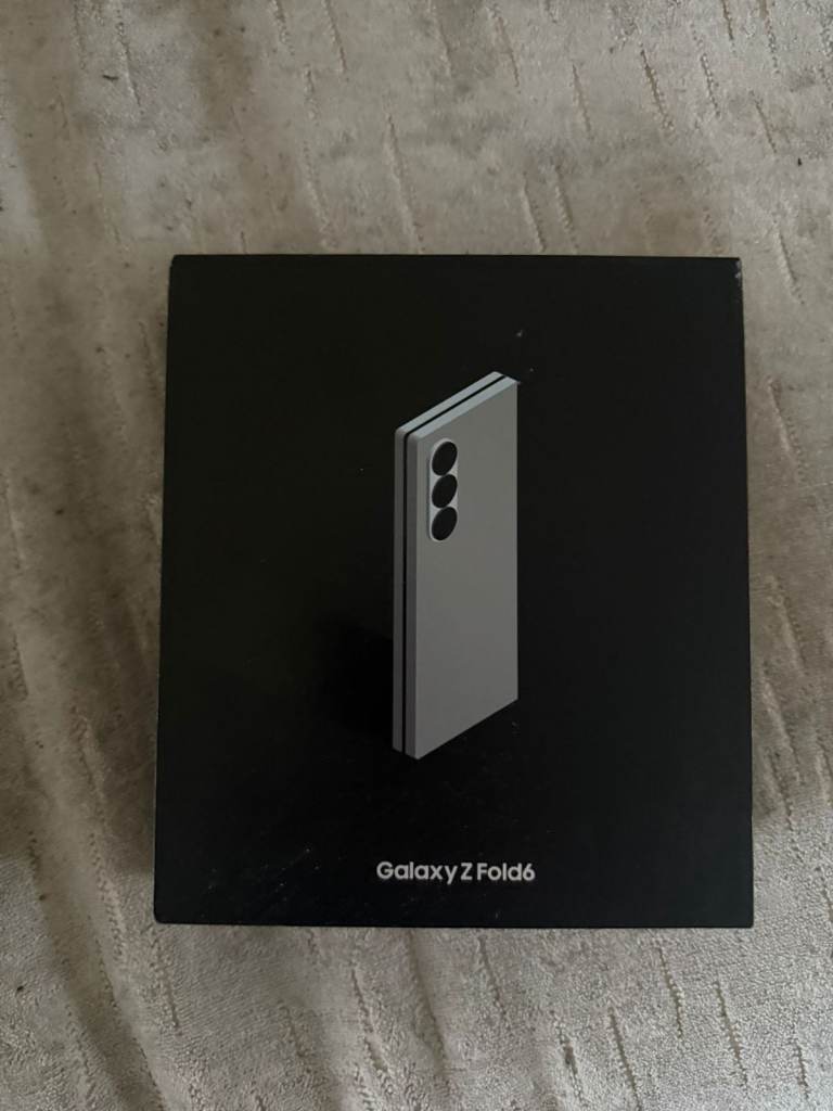 Samsung Galaxy z fold 6 5g 512gb £470 unlocked with warranty