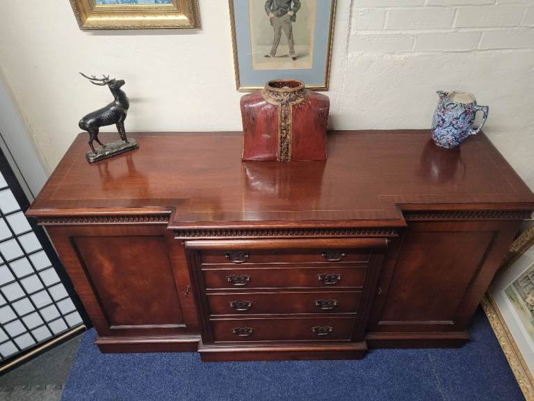Stunning top quality solid mahogany breakfront sideboard 