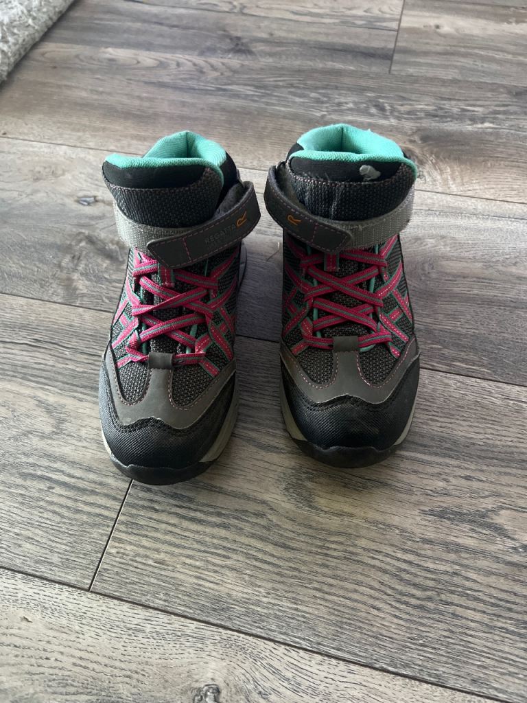 Children’s walking boots 