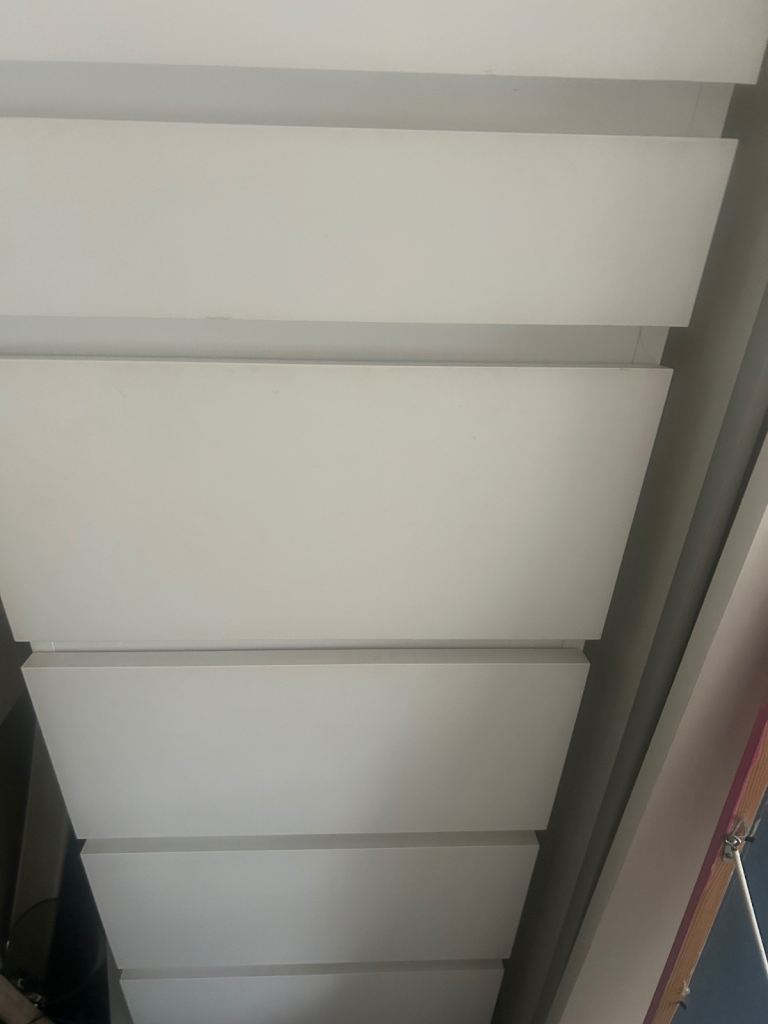 White Chest of Drawers with Lift-Up Mirror and Storage