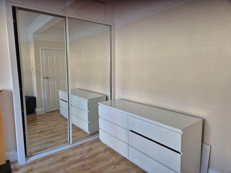 Very Large Room to Let