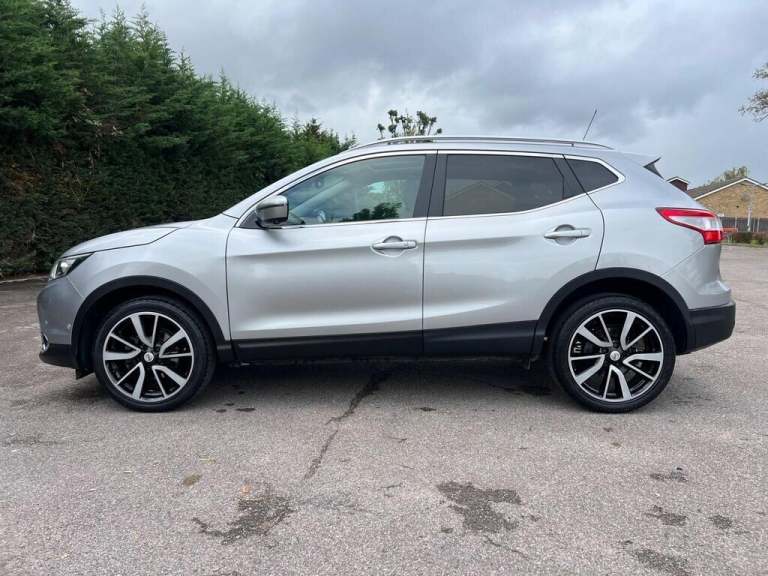 2017 Nissan Qashqai 1.2 DIG-T Tekna XTRON 2WD Euro 6 (s/s) 5dr HATCHBACK Petrol Automatic