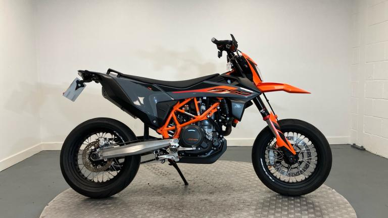 2023 KTM SMC 690 SMC R (22MY) SUPERMOTARD PETROL Manual