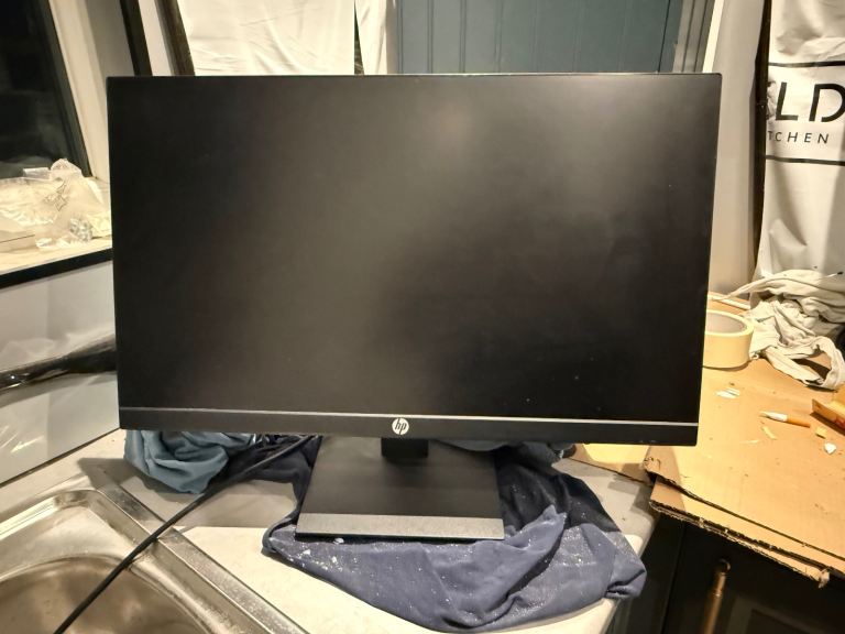HP P24 G4 24” Full HD IPS Monitor – HDMI/DisplayPorT