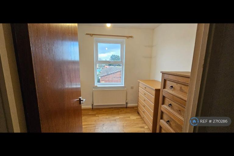 3 bedroom house in Budding Road, Eastington, Stonehouse, GL10 (3 bed) (#2710286)