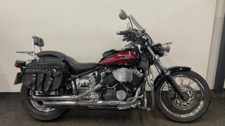 YAMAHA XVS650 DRAGSTAR *** PIPES - PANNIERS - CRASH BARS ***