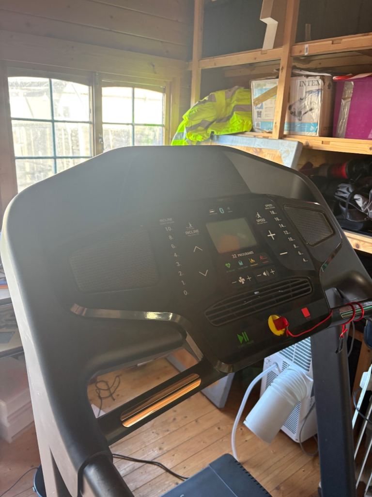 DOMYOS 900 Treadmill – Good Condition, Fully Working