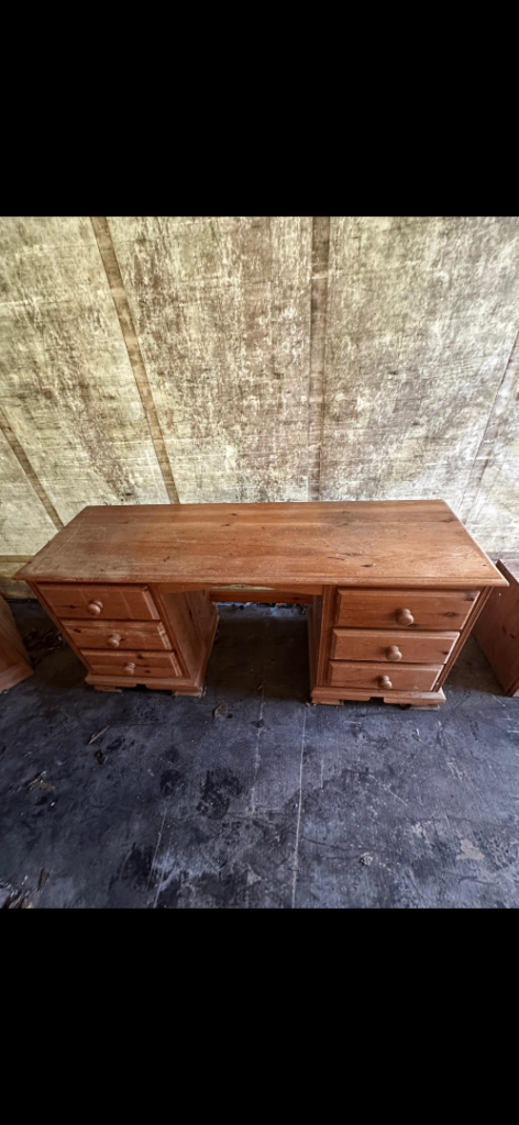 Wooden desk 