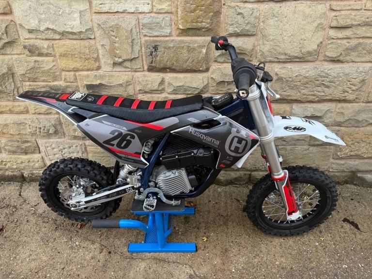 HUSQVARNA E5 2022 MODEL