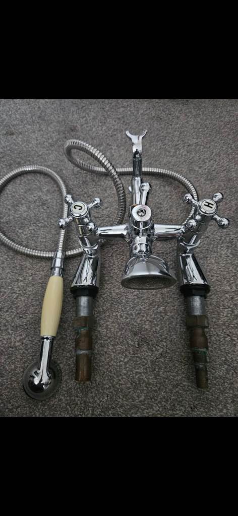 Vintage traditional style deck-mounted bath shower mixer tap