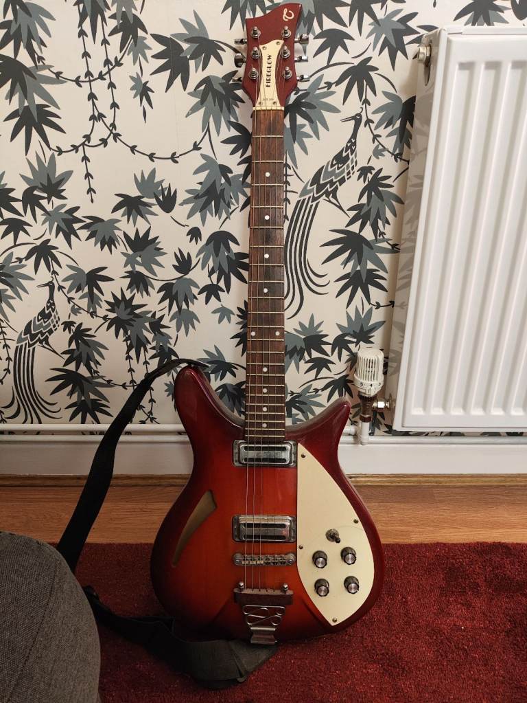 image for Electric guitar Tanglewood Fireglow AR300