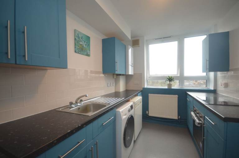 Beautiful 2 bedroom Flat in Brixton Hill.The flat with large Balcony. only £1900 pcm