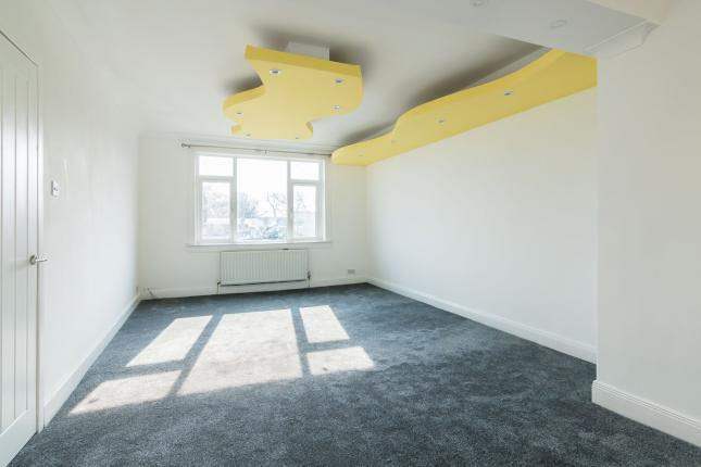 Four double bedrooms to rent in a four bedroom flat