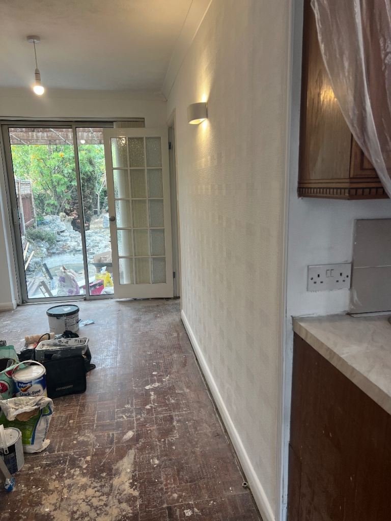 Professional Builders fast reliable refurbishment and painting services 