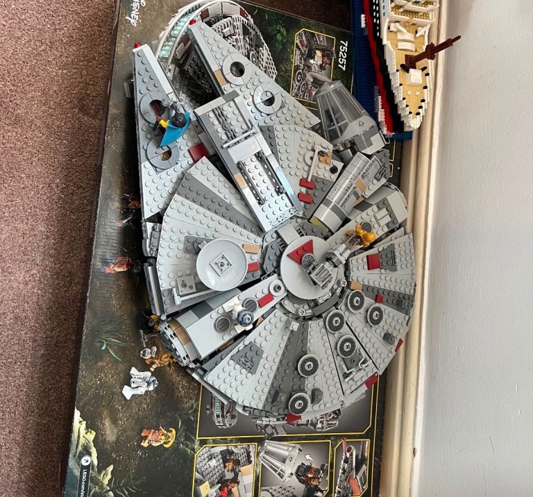 LEGO Star Wars Millennium Falcon 75257 – Good Condition