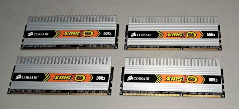 8Gb Corsair DDR3 RAM 4 X 2Gb Modules