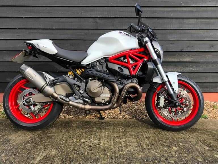 DUCATI MONSTER 821 , DESMO SERVICE JUST CARRIED OUT , LEO VINCI EXHAUST.FSH.