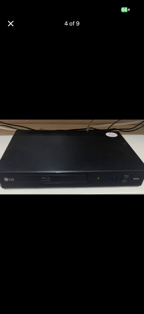 LG Blu-Ray & DVD Player with Remote collection de757rt
