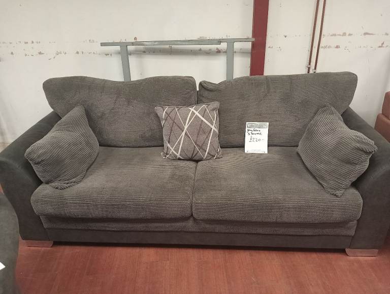 Comfy Grey Fabric 3-Seater Sofa – mint Condition