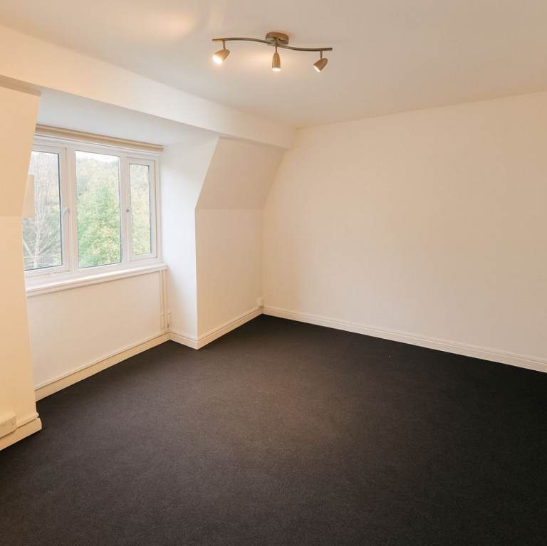 Private Studio / Creative Office to Rent – Berkeley Square, Clifton