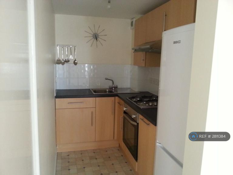 2 bedroom flat in George Street, Pontypool, NP4 (2 bed) (#2811384)