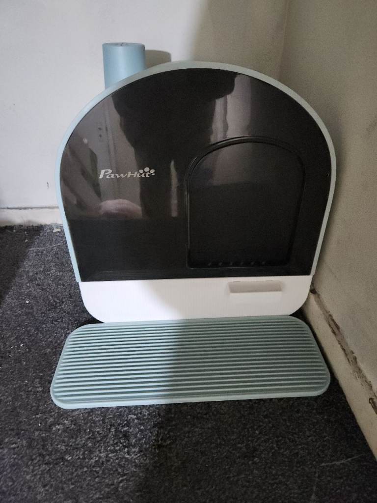 Cat litter hut