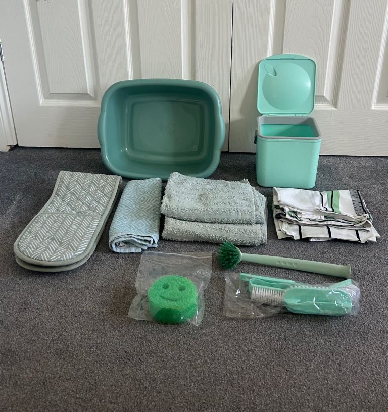 Mint Green Kitchen Items Basin, Hand Towels, Tea Towels, Minky Caddy