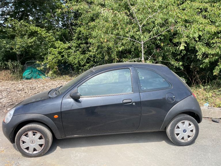 FORD KA 1.3 .DURATEC 03 REG 30636 MILES 23 SERVICE STAMPS MOT OCTOBER 13TH LOW INSURANCE 48+MPG