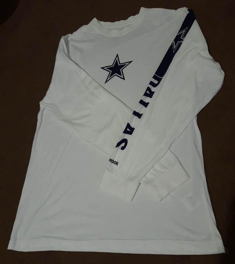 Reebok Dallas Cowboys NFL Long Sleeved T-Shirt - Size Medium - NEW