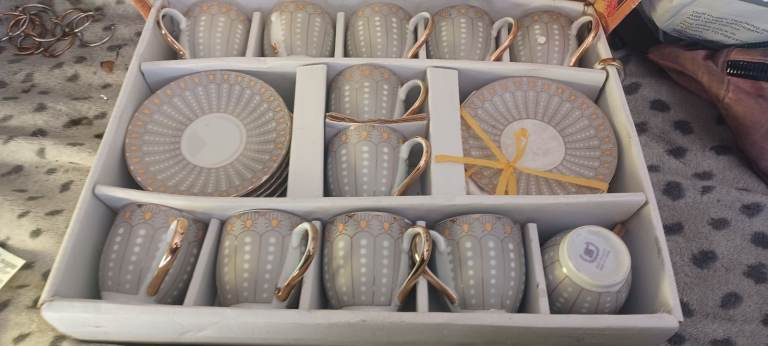 Original gold collection fine porcelain 24kt gold plated 24 piece coffee set