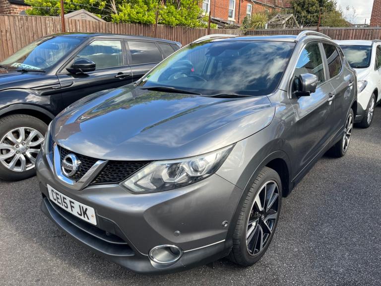 2015 Nissan Qashqai 1.2 DiG-T Tekna 5dr HATCHBACK Petrol Manual