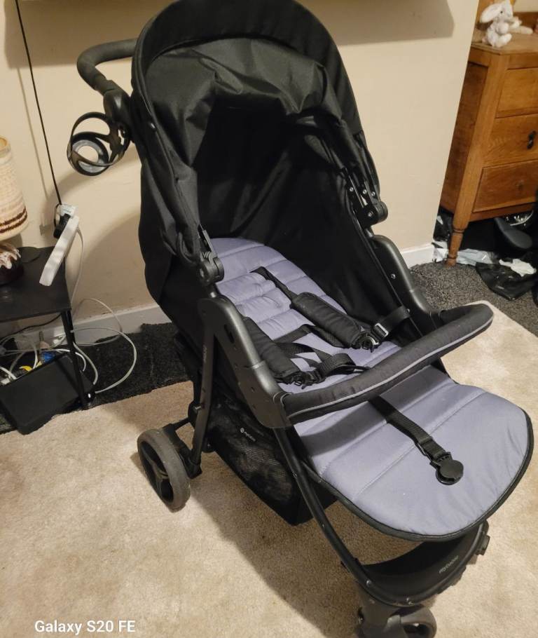 My babiie stroller with raincover 