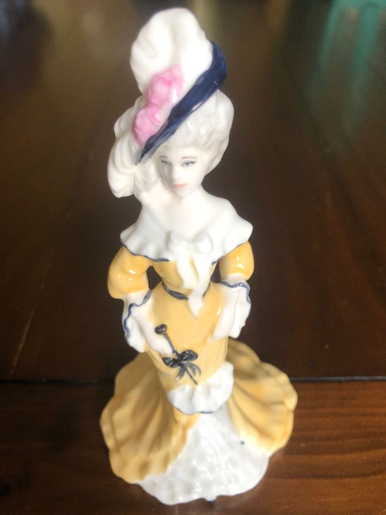 Vintage 1992 Compton & woodhouse lady Eliza Coalport bone China figurine