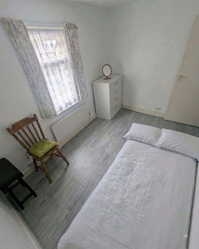 Room to rent in Colnbrook