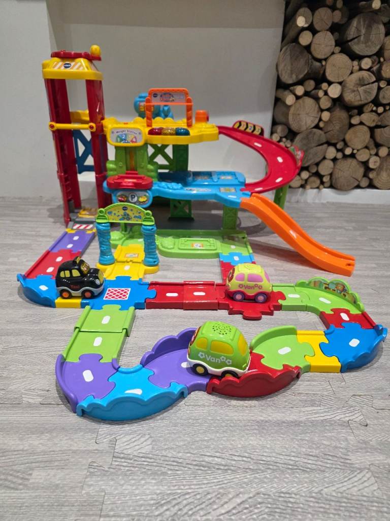 VTech Toot-Toot Drivers Deluxe Garage & 3 Cars - Interactive Play Set