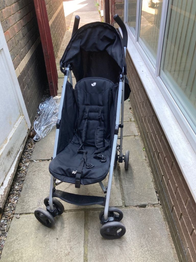 Joie Brisk Lightweight Umbrella Black Stroller / good condition / I can deliver 