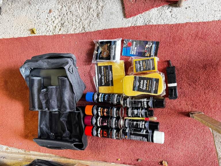 2 Excellent good quality car cleaning kits. 