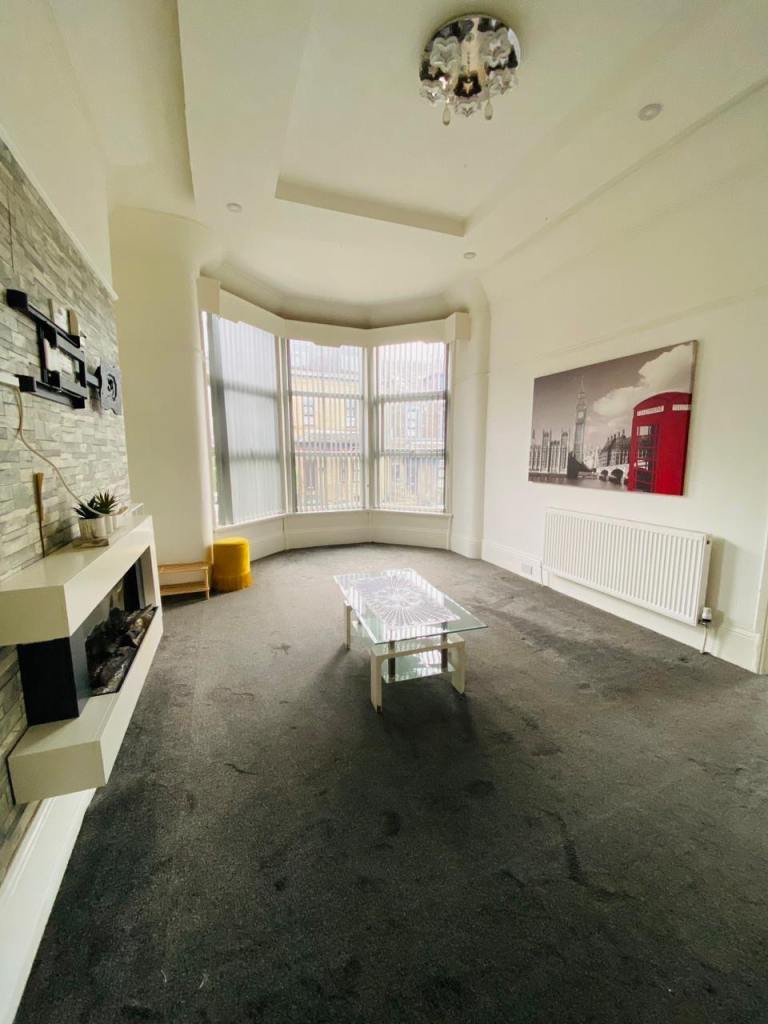 1 bed flat to rent in BD8