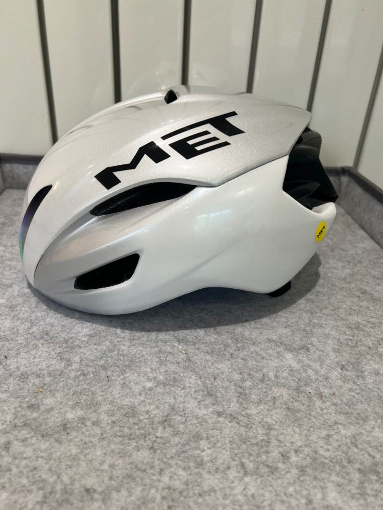 Met Manta MIPS helmet. 