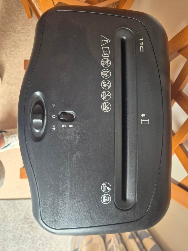 Fellowes Paper Shredder – Good Condition