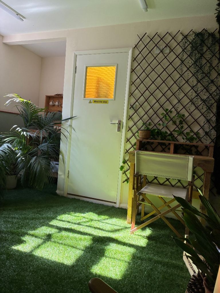 Therapy/office space room share 