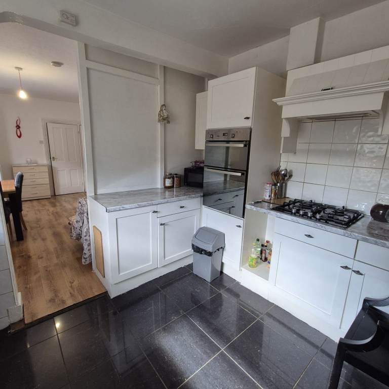 NEWLY REFURBISHED 2/3 BEDROOM HOUSE FOR RENT IN HEART OF WALTHAMSTOW!